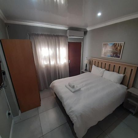 Lux Rooms On 37 Bloemfontein Exteriér fotografie